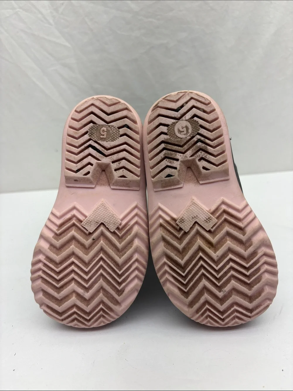 Totes winter boots, size 5 for baby, box 74